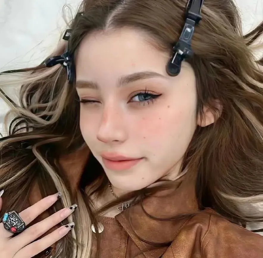 独眼女孩